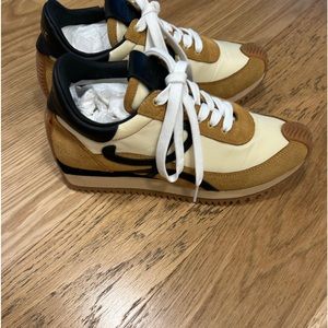Loewe Flowrunner 39, worn 1x (run small)beige/bl logo on sides. Logo on tongue.